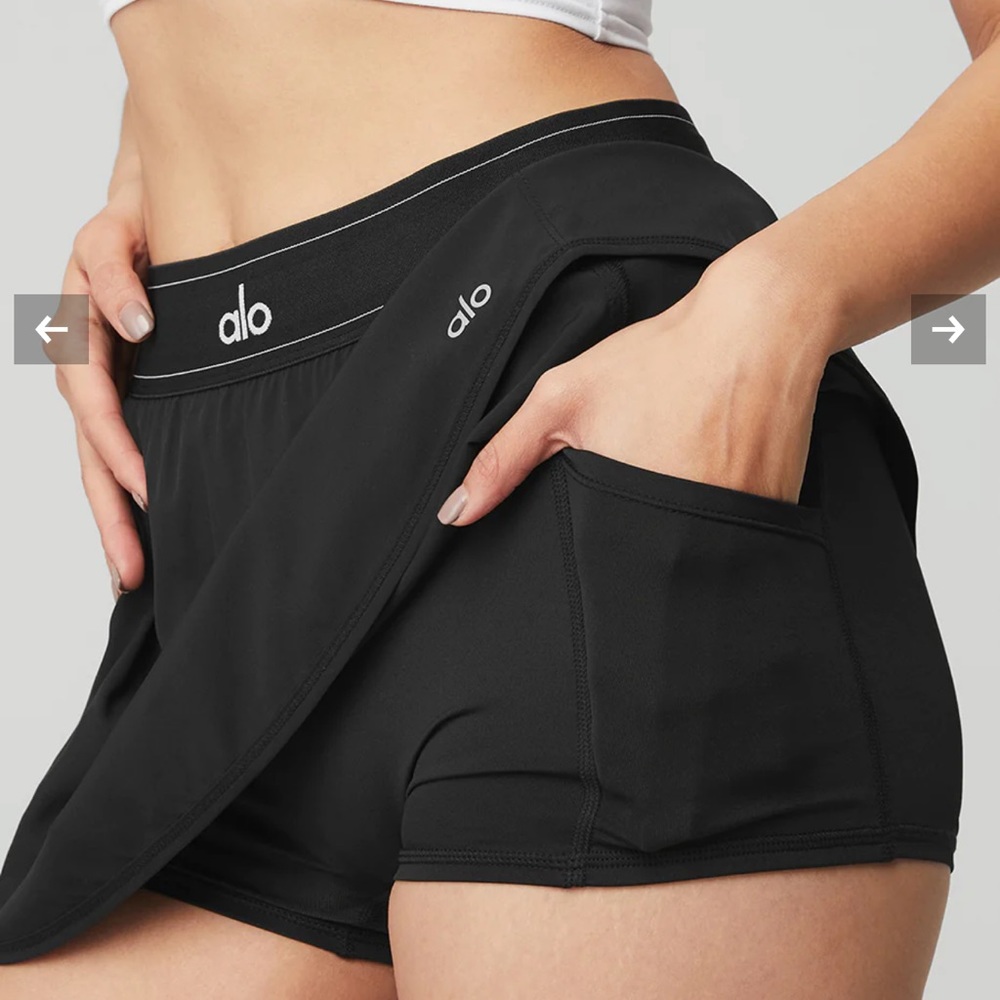 ALO yoga match point black tennis skirt, size S